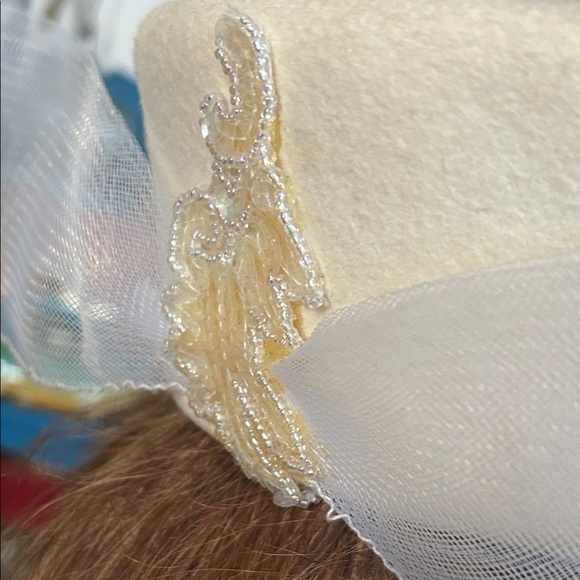 Elegant Vintage Cream Embellished Wool Pillbox Hat main image 4